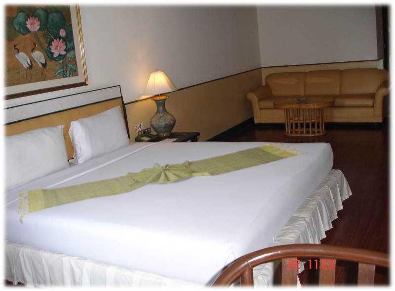 Sena Place Hotel Bangkok Extérieur photo