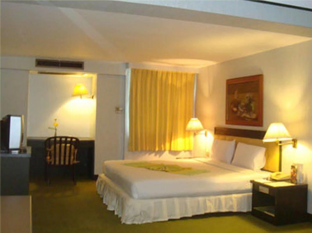 Sena Place Hotel Bangkok Extérieur photo